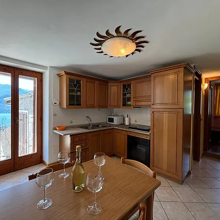 Casa Renato Lake View - Larihome A66 Lejlighed